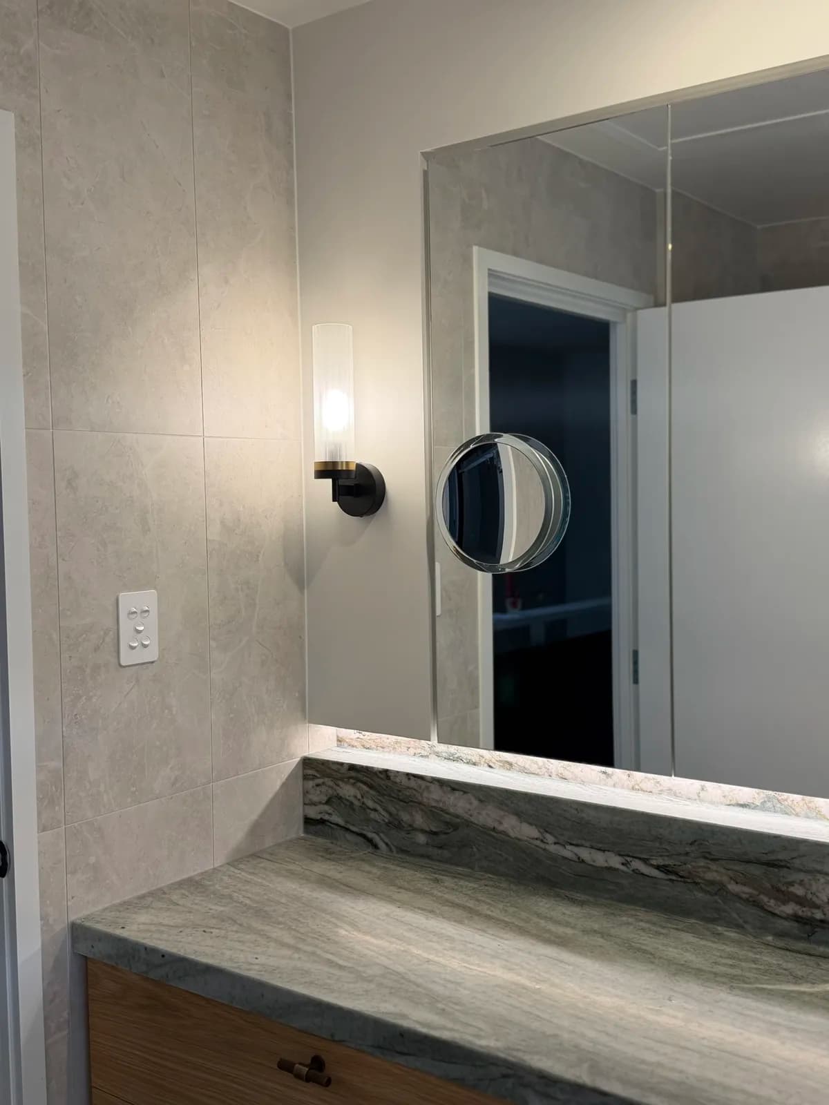 Wall light and mirror lighting, bathroom