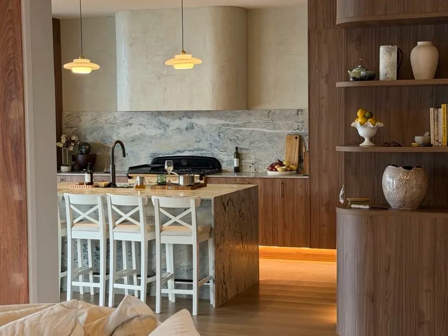 Island pendant and LED strip, kitchen