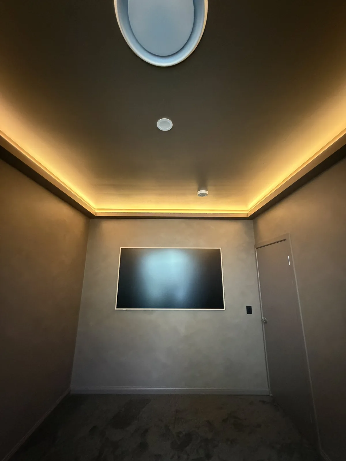 Dimmable cove, media room